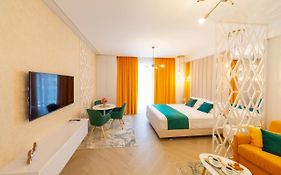Amethyst Studio Mamaia North